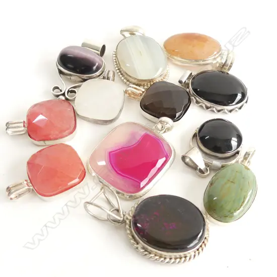 12 STG & SEMI PRECIOUS STONE PENDANTS 162 GRAMS