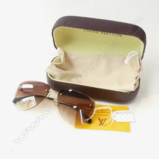 PR LOUIS VUITTON SUNGLASSES w. CASE, CERTIFICATE & BAG