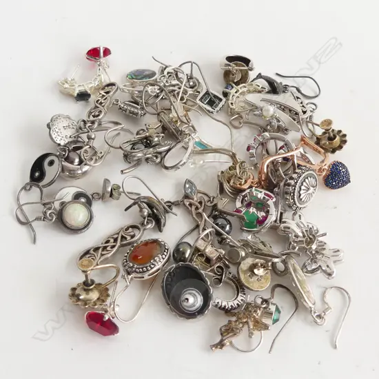 ASST. STG EARRINGS 70 GRAMS