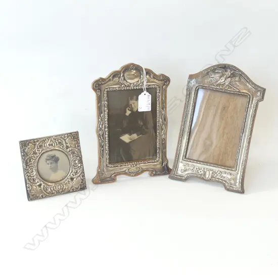 3 STG PHOTO FRAMES
