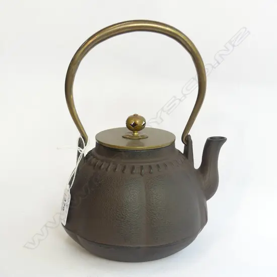 JAPANESE IRON TEAPOT H. 240MM