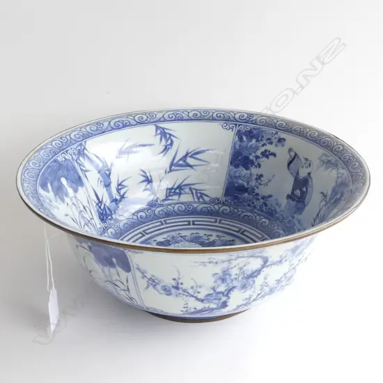 LARGE B/W BOWL 305mm dia HAND PAINTED IN THAILAND