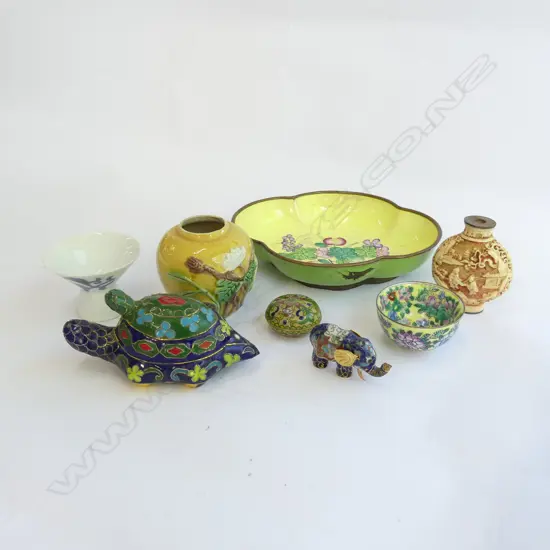 SM BOX ASST ORIENTAL PCS, CLOISONNÉ, SNUFF BOTTLE, SM TEA CUPS & GINGER JAR ETC..