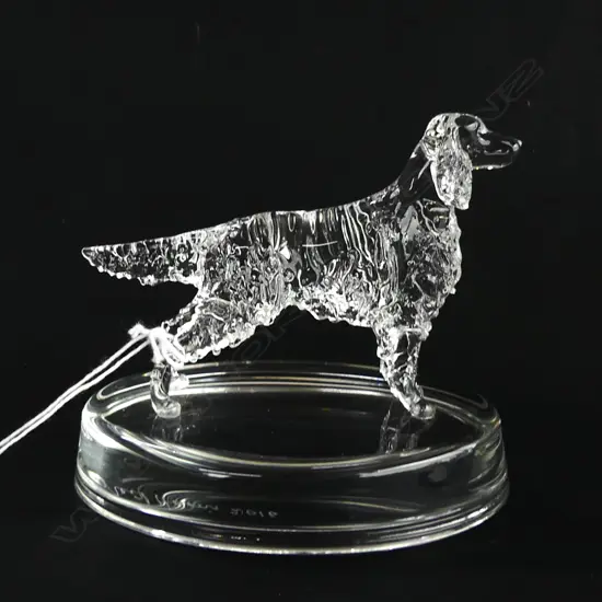 IRISH SETTER GLASS STATUETTE - SIGNED & DATED 'NEIL HARRIS 2016'