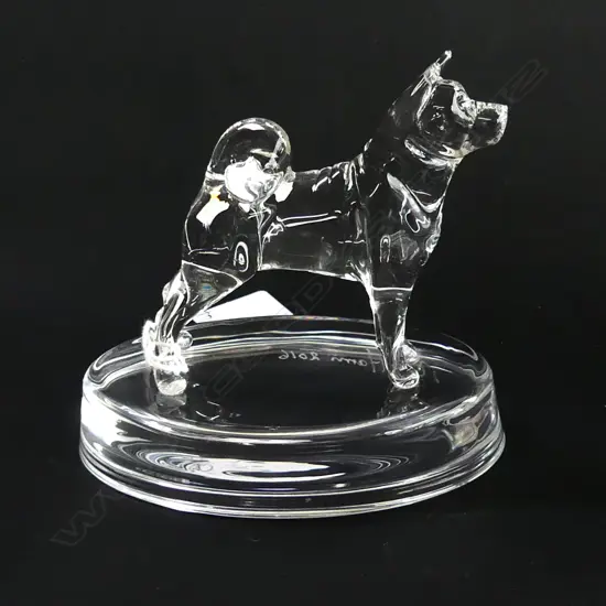 AKITA GLASS STATUETTE - SIGNED & DATED 'NEIL HARRIS 2016'