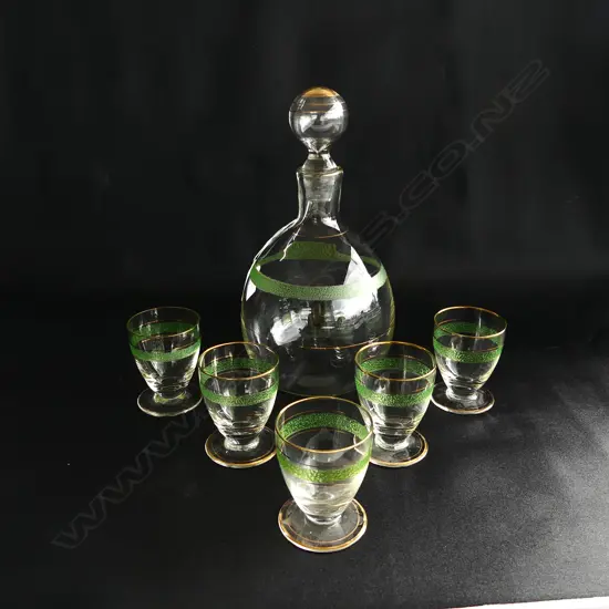 VINTAGE DECANTER & 5 SM GLASSES - CLEAR GLASS W GOLD & GREEN STRIPES