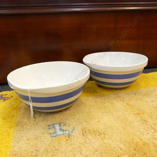 PR TG GREEN, JUDITH ONION DESIGN CORNISHWARE LARGE MIXING BOWLS - DIA 270MM - EX COND.