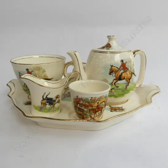 ROYAL WINTON HUNTING BREAKFAST TEA SET