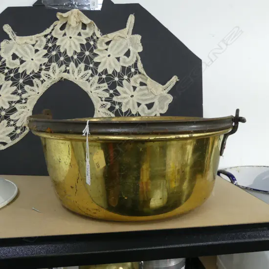 BRASS JAM PAN 400mm dia 