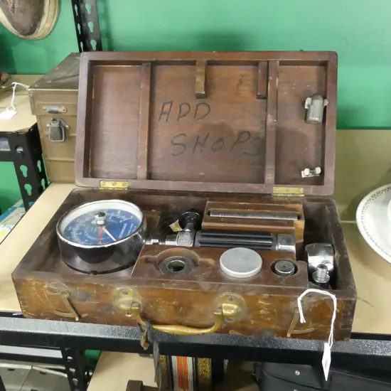 VINTAGE WOODEN BOXED DIESINDICATOR L 335MM