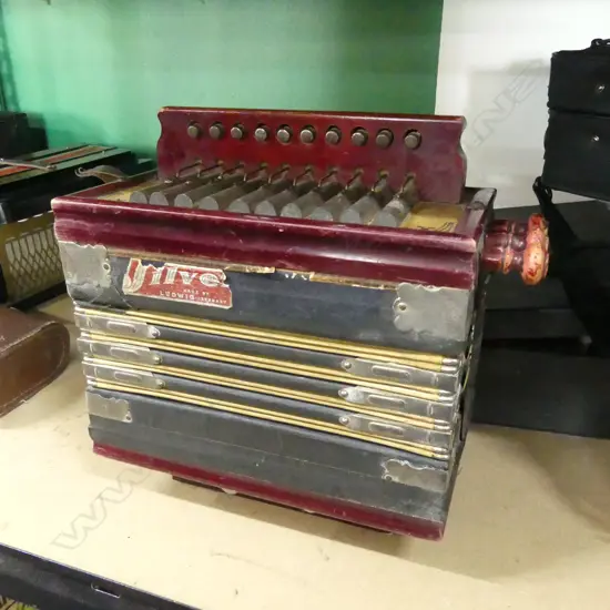 SM GERMAN LUDWIG PIANO ACCORDIAN 