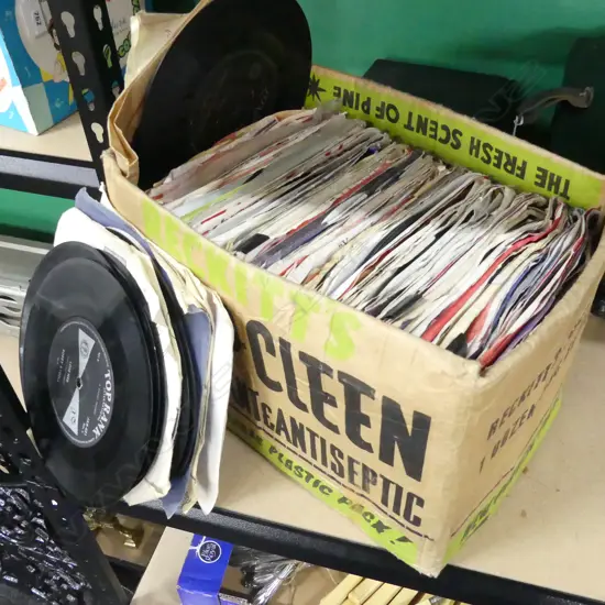 LG LOT OF EP VINYL RECORDS