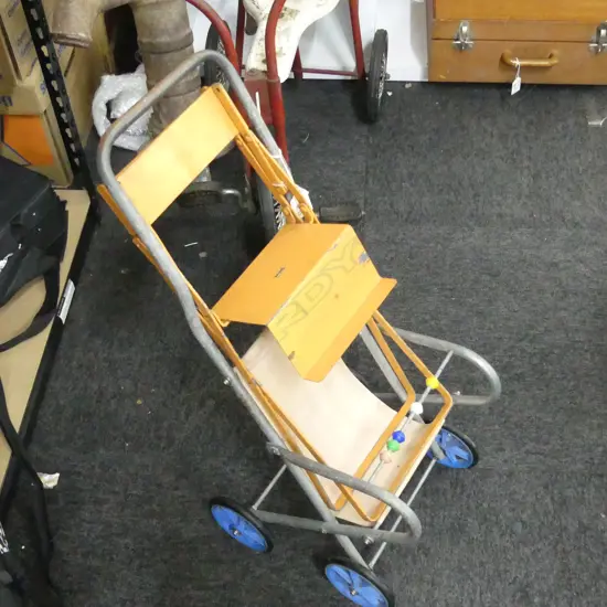 VINTAGE SM TOY STROLLER & SM ORANGE METALFOLDING DOLLS HIGH CHAIR H. 480MM