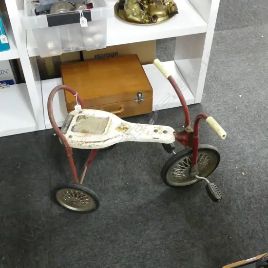 VINTAGE 3 WHEELER TRIKE 