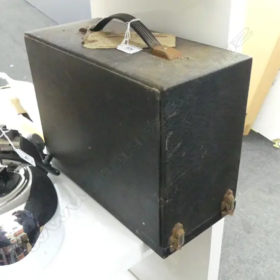 VINTAGE ELITE OPTICS LTD ENGLAND PROJECTOR IN CASE 