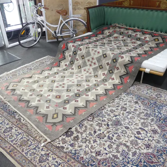 LARGE FLAT WEAVE RUG 2500x1600mm