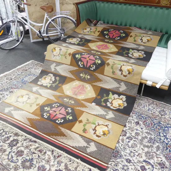 LARGE FLAT WEAVE RUG 3000x1580mm