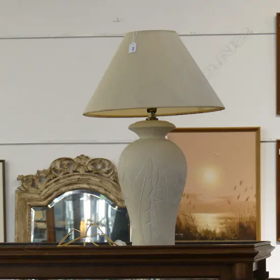 WHITE CERAMIC LAMP H.680mm