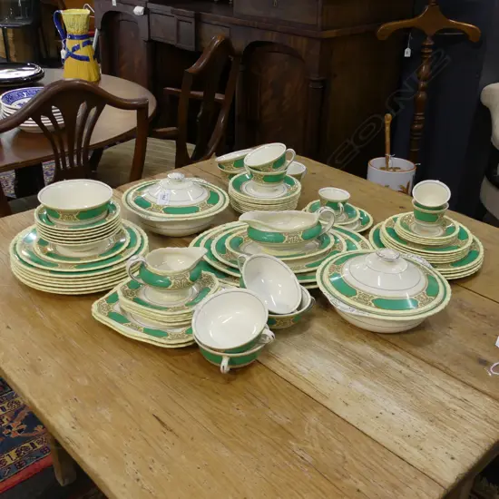 LGE VINTAGE 'ROYAL CROWN' PART DINNER SERVICE