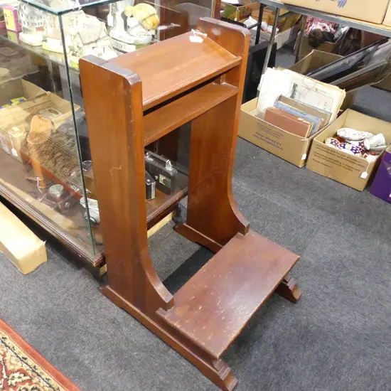 RIMU PRAYER STAND 500x590x890mm