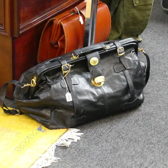 LARGE BLACK GLADSTONE STYLE OVERNIGHT BAG L 600MM