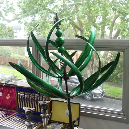 LARGE GREEN WIND SPINNER GARDEN SCULPTURE H 2100MM