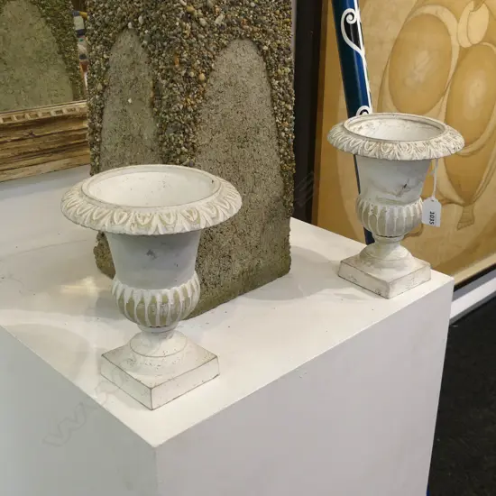 PR DECORATIVE WHITE URNS H.210mm