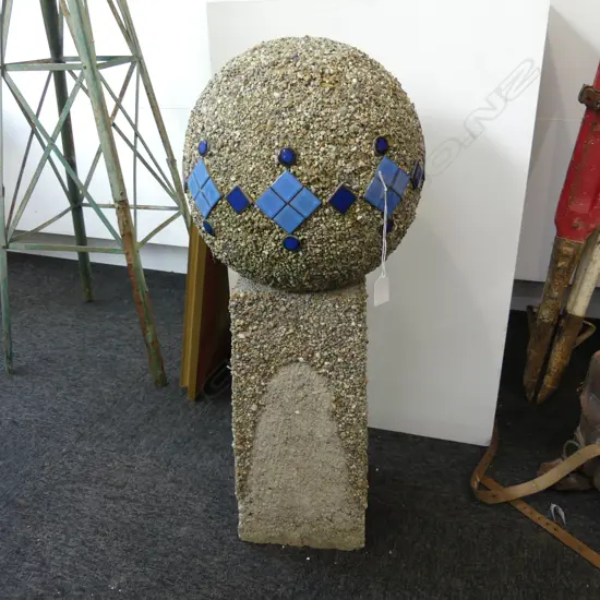 LG STONE & MOSAIC TILE BALL WITH STAND GARDEN ORNAMENT H. 750 DIA 350MM