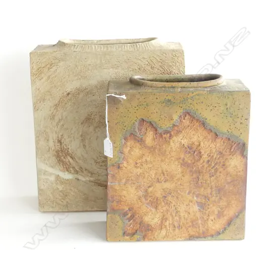 2 KEITH BLIGHT STUDIO POTTERY SLAB VASES H. 340 / 390mm