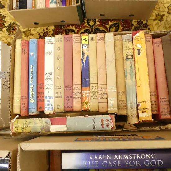 BOX 20 VINTAGE HARD COVER BIGGLES BOOKS