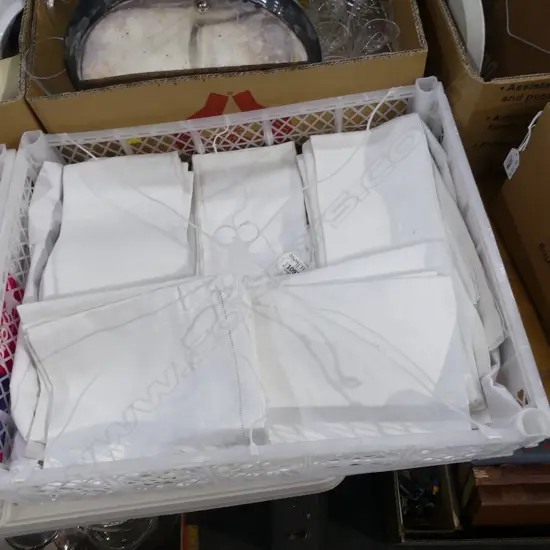 TRAY OF 50 ASST DAMASK LINEN NAPKINS