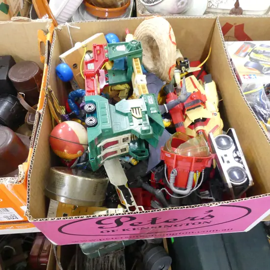 BIG BOX MIXED OLD SMALL TOYS ETC..