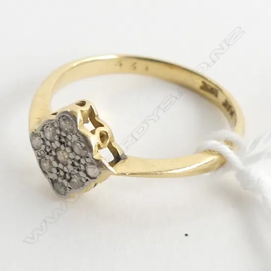 18CT GOLD & 9 DIAMOND RING C1920 2.55gms