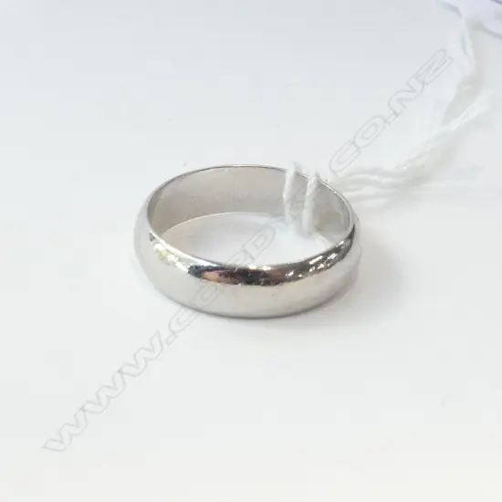 PLATINUM RING 10.3gm., SIZE V