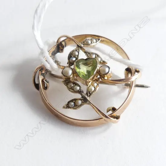 9CT PERIDOT & SEED PEARL BROOCH 2.15 GRAMS