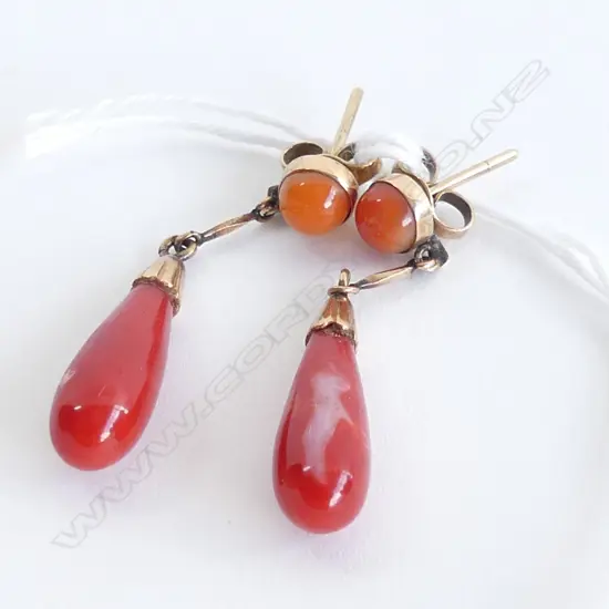 9CT GOLD & CORAL DROP EARRINGS