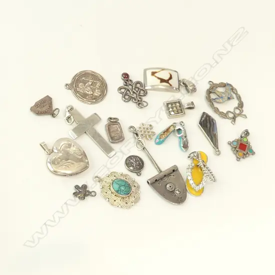 19 ASST STG SILVER PENDANTS & CHARMS 43GMS
