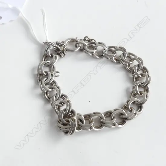 SILVER BRACELET W DBLE RING LINKS