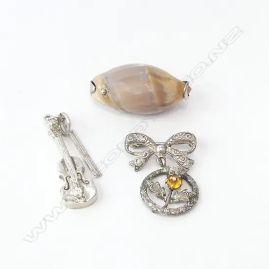 3 925 SILVER BROOCHES; VIOLIN & SCOTTISH, SHELL 14.5 GRAMS