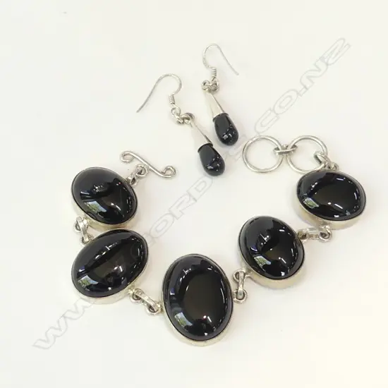 STG SILVER & ONYX/AGATE ? BRACELET & DROP EARRINGS