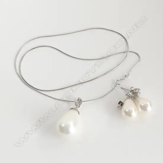 FAUX PEARL PENDANT & 925 SILVER CHAIN & PR FAUX PEARL & DIAMANTE DROP EARRINGS