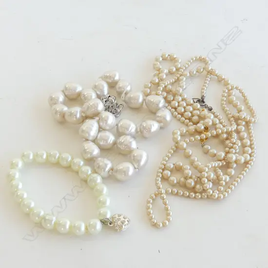 1 FAUX FRESHWATER PEARL NECKLACE & 2 CULTURED PEARL NECKLACES + BRACELET WITH HEART