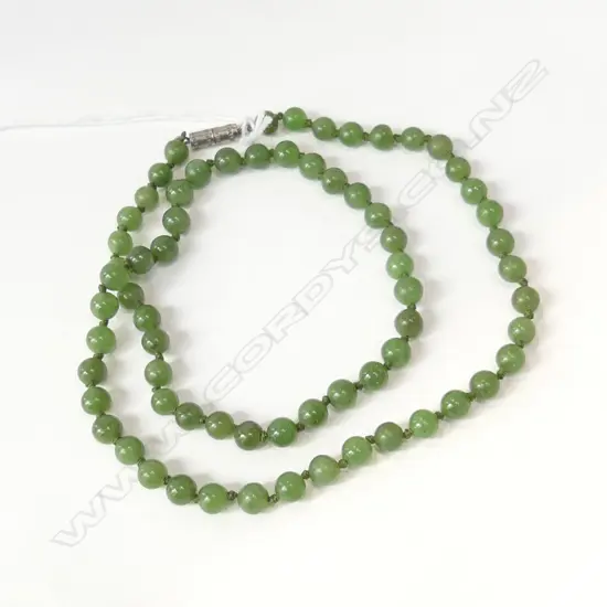 GREENSTONE BEAD NECKLACE