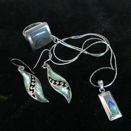 STG SILVER & PAUA SHELL RING, PENDANT & CHAIN & PR DROP EARRINGS