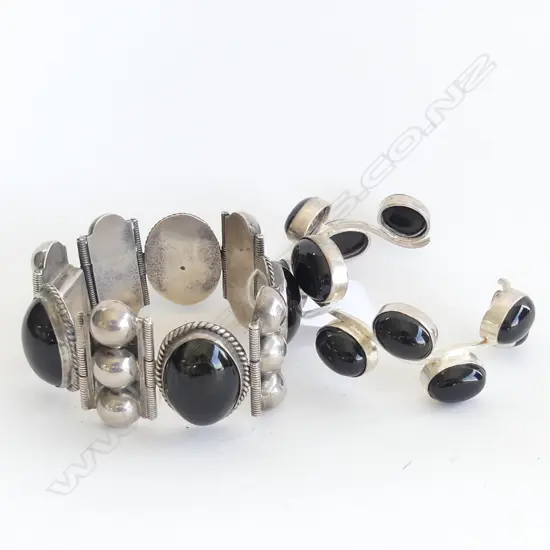 MEXICAN SILVER / BLACK ONYX?? BRACELET & BANGLE 125 GRAMS