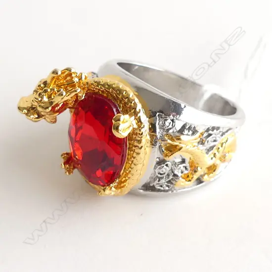 DRAMATIC FAUX GEMSTONE DRAGON RING