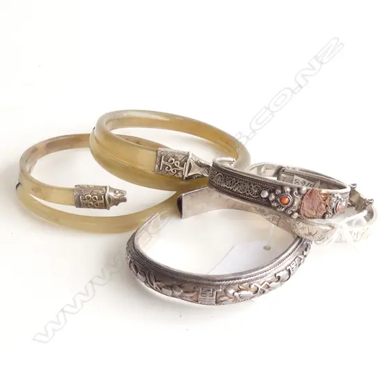 5 BANGLES; 3 UNMARKED SILVER, 2 BONE w. 925 ENDS