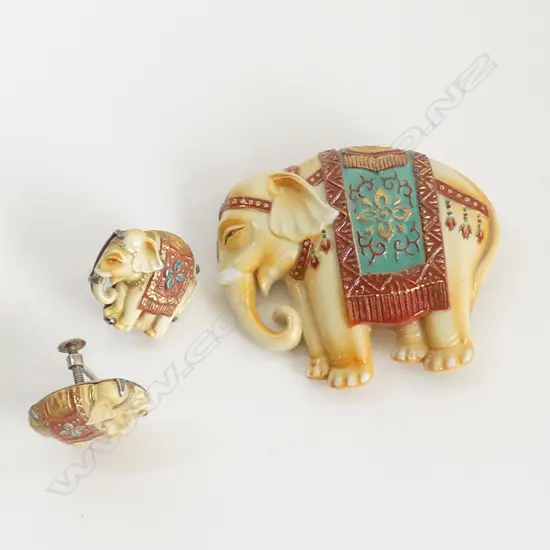FUKAGAWA PORCELAIN (JAPAN TOSHKANE) ELEPHANT BROOCH AND EARRINGS (SCREW FITTINGS SILER BACK) ORIGINAL BOX