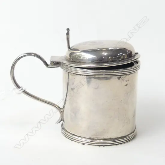 STG SILVER MUSTARD; B'HAM 1911 68 GRAMS