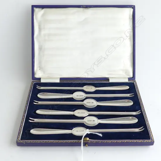 BOXED SET 6 SILVER LOBSTER PICKS, SHEFFIELD 1929 by MALEHAM & YEOMANS. 202gm